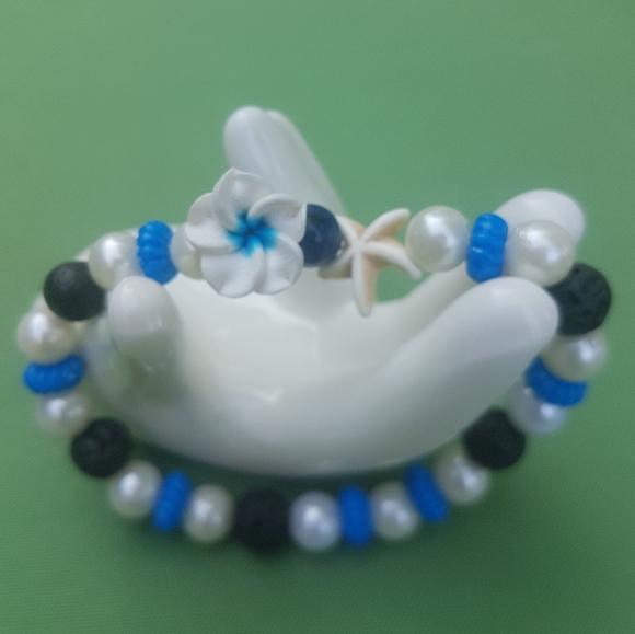 🌋 Hawaiian Beach Bracelet Set - Picture 9 of 10